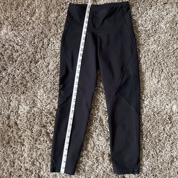Old Navy Athletic Wear Leggings w/ Mesh - Picture 9 of 9